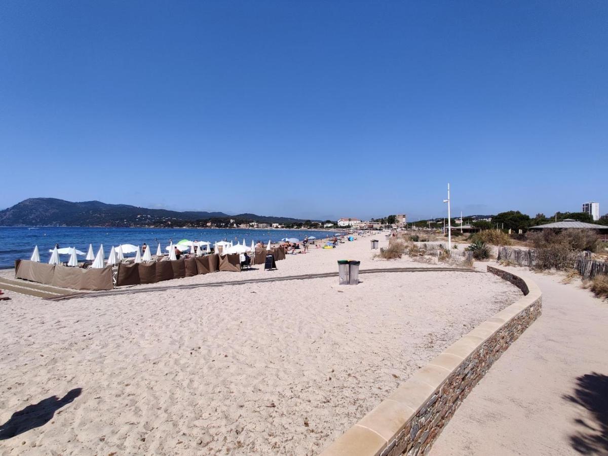 60 m2 , 2 chambres, très calme, plage et commerces à 3 minutes à pied, WIFI fibre optique et parking gratuit La Seyne-sur-Mer Esterno foto