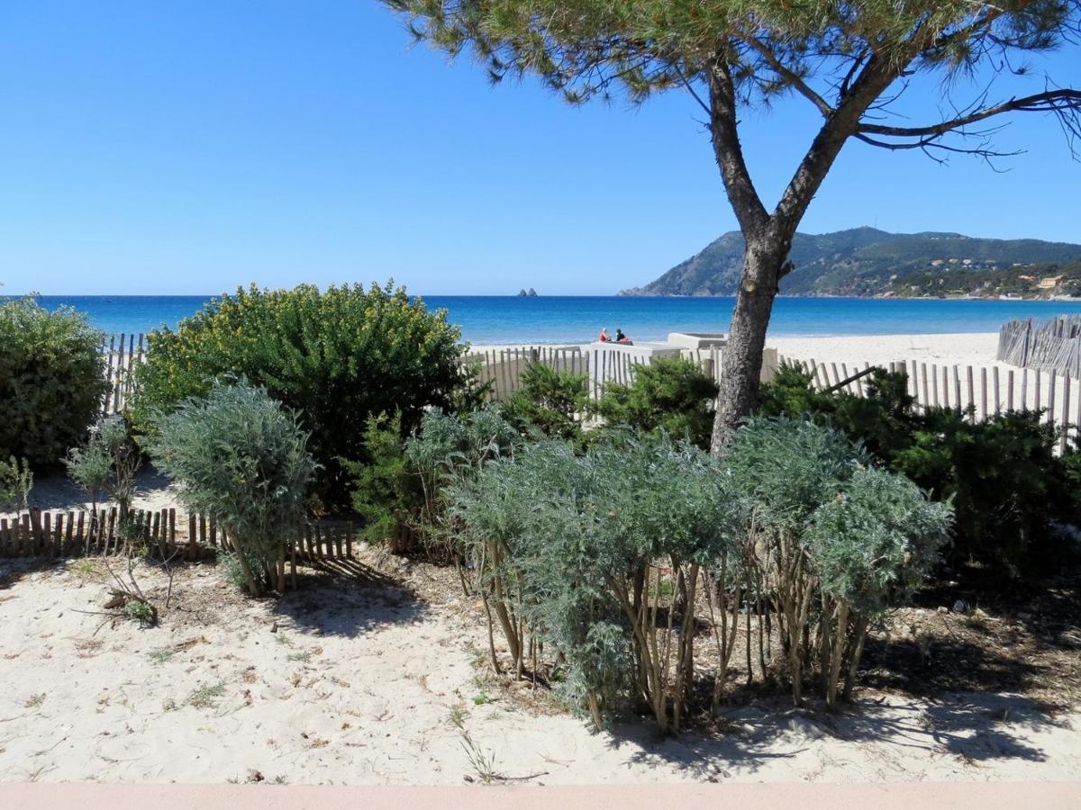60 m2 , 2 chambres, très calme, plage et commerces à 3 minutes à pied, WIFI fibre optique et parking gratuit La Seyne-sur-Mer Esterno foto